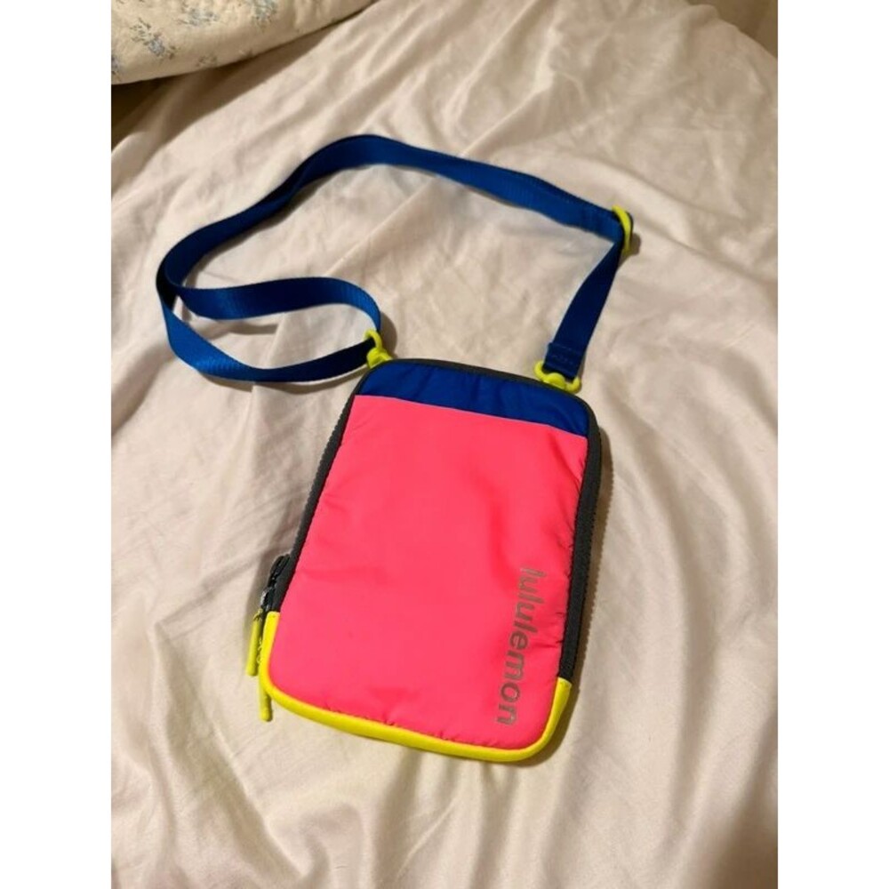 Lululemon Easy Access Crossbody Pink Highlight Blue